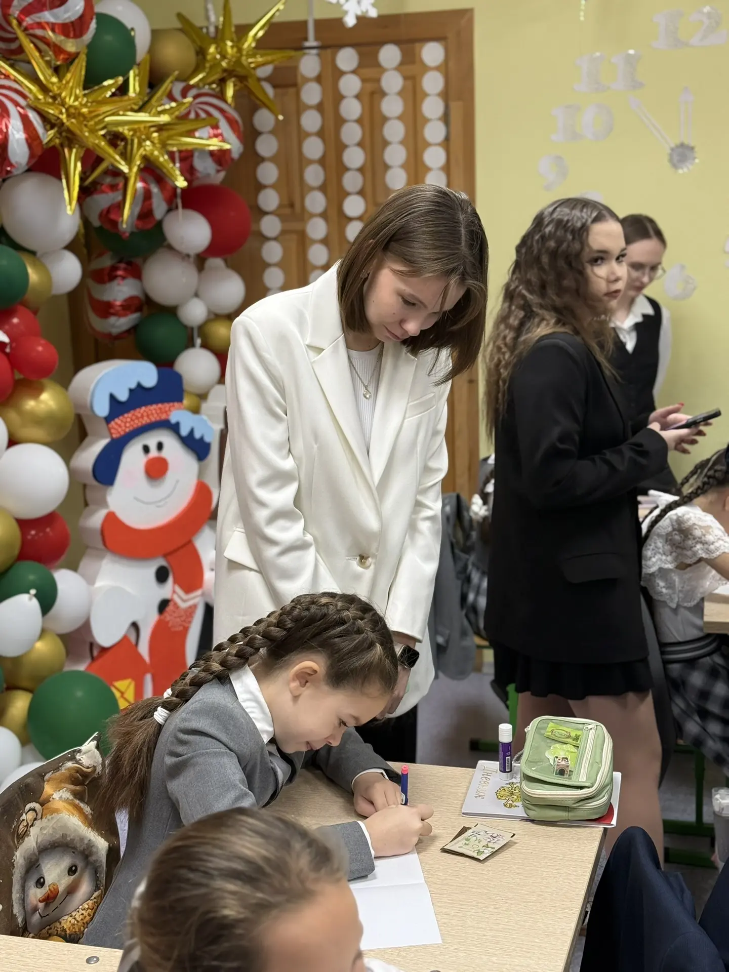 📝Настоящая магия Нового года — в умении дарить тепло тем, кто в этом особенно нуждается.   Ученики 1