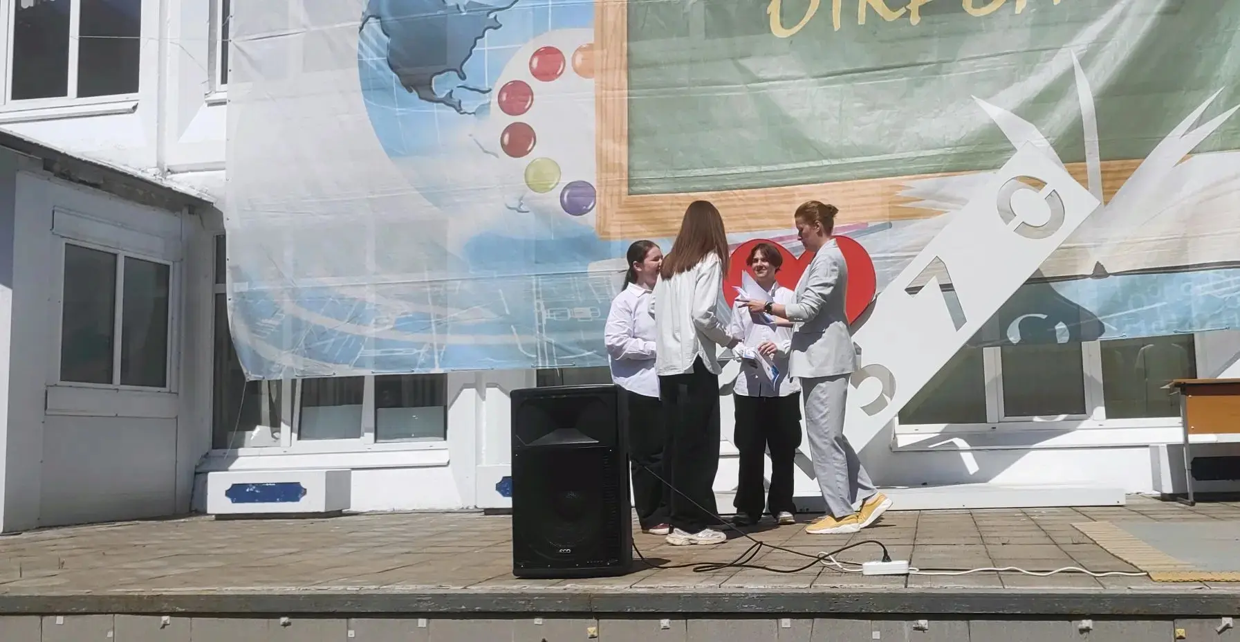 ✨Они сделали этот день незабываемым!  🎤В минувшую пятницу у нас состоялась торжественная линейка для