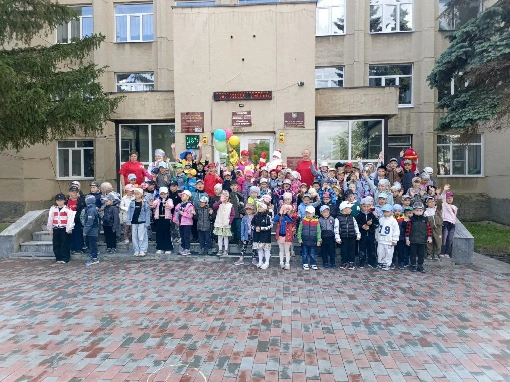 🎈🎈🎈Сегодня дети старших и подготовительных к школе групп посетили весёлое мероприяти...