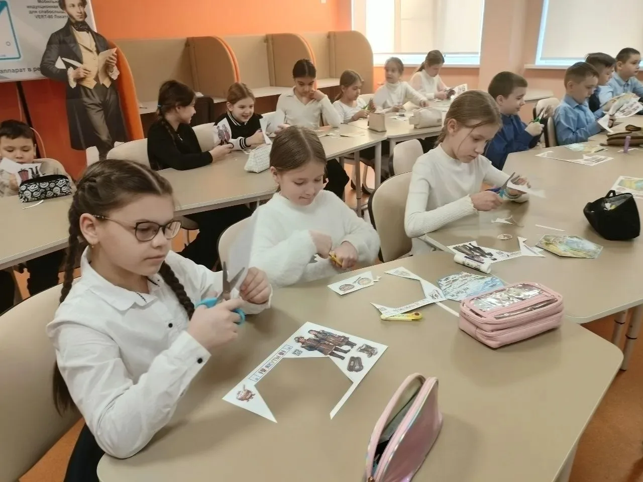 «Большое путешествие в поисках дружбы» состоялось! 🌍🤝📚 Вчера наши юные исследователи из 3 «А» класса