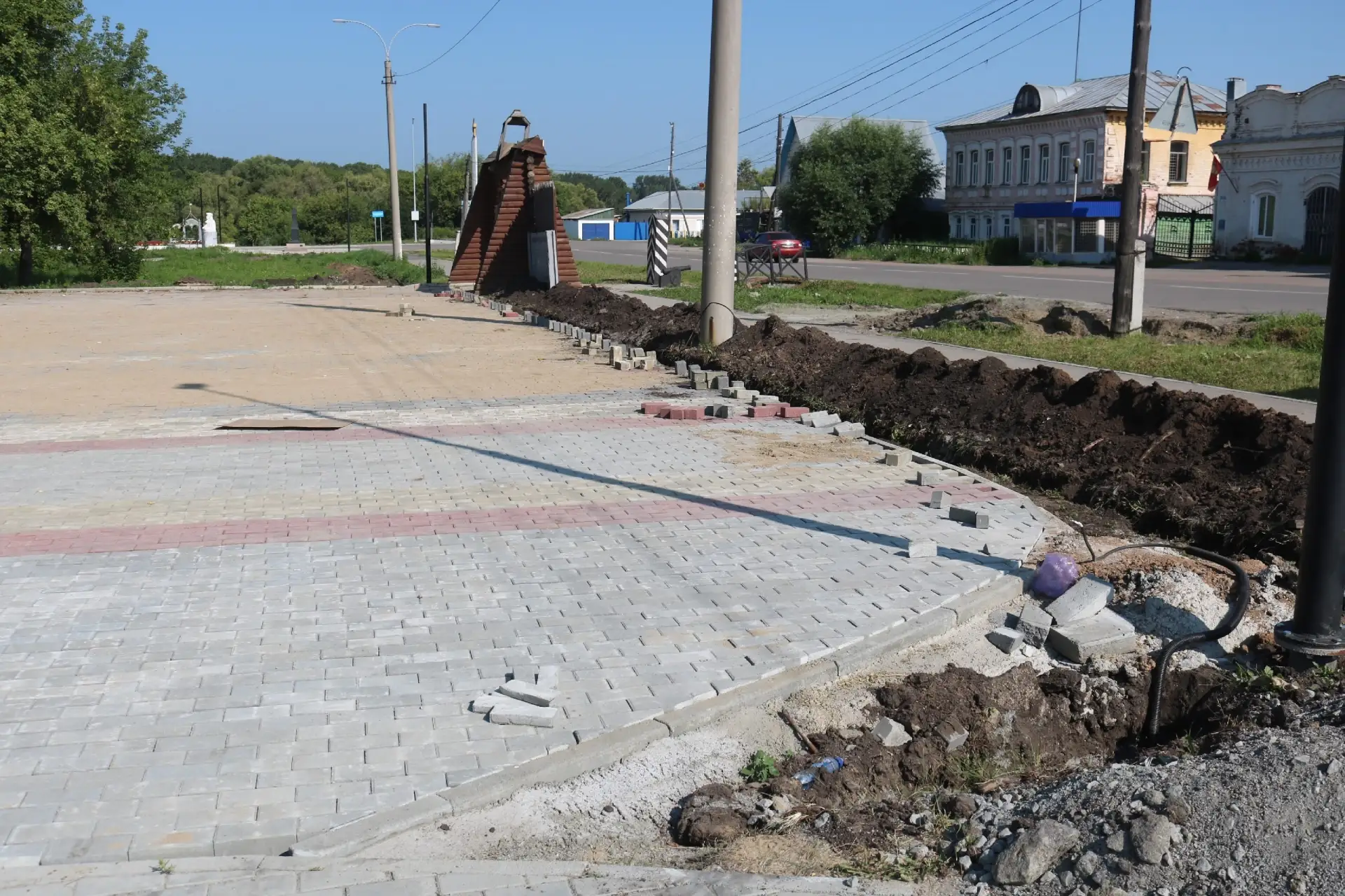 В сквере «Вечной славы» продолжаются работы по благоустройству!