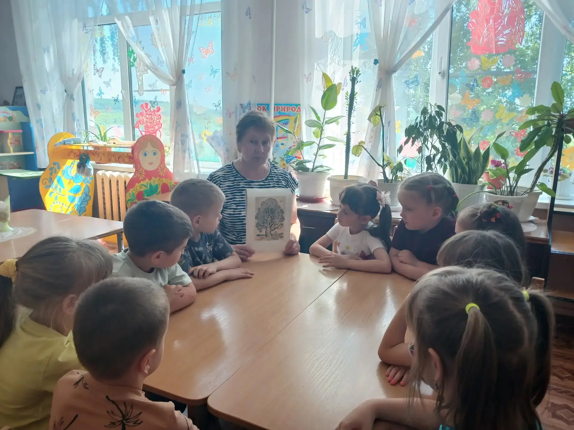 Изучать ветер, играть с ним и знакомиться можно в любой день, в любое время года не только в группе,