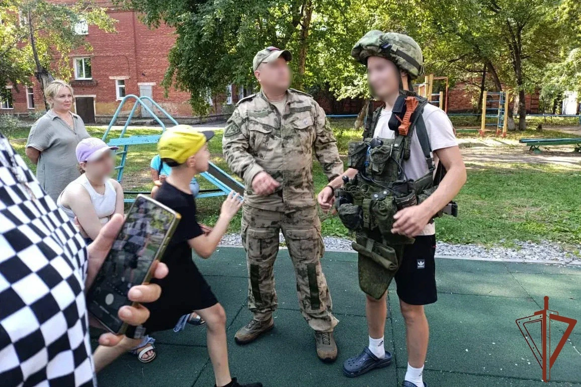 Военнослужащие и сотрудники Росгвардии приняли участие в спортивных и патриотических ме...