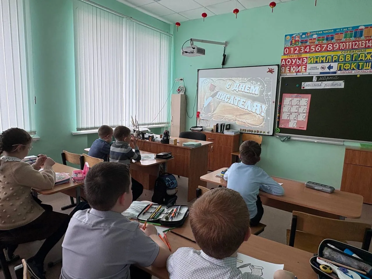 ✨ Юные орлята 1А класса отметили Всемирный день писателя! ✨