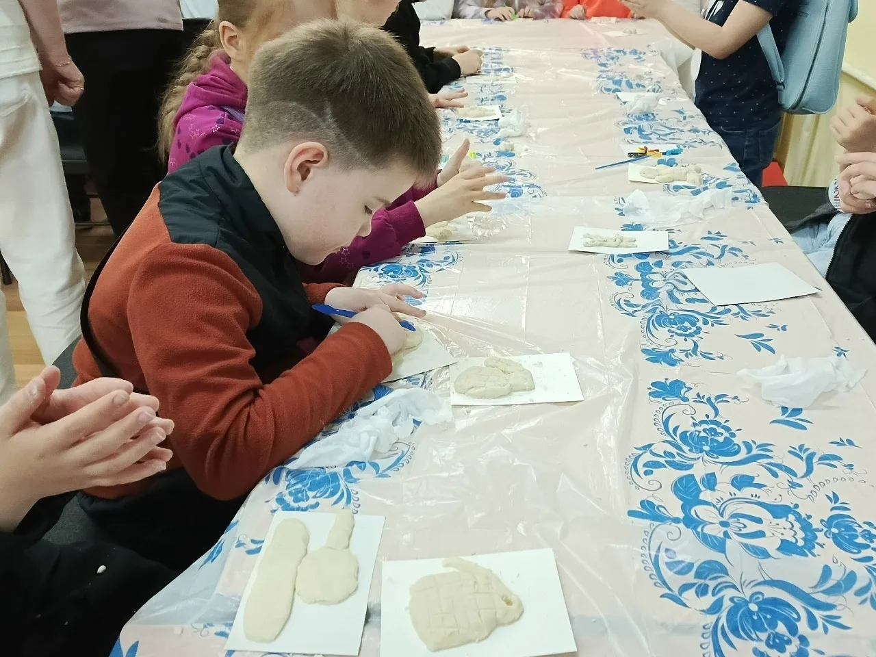 ✂🎨Разнообразные творческие мастерские подарили настоящий праздник маленьким любителям творчества.
В