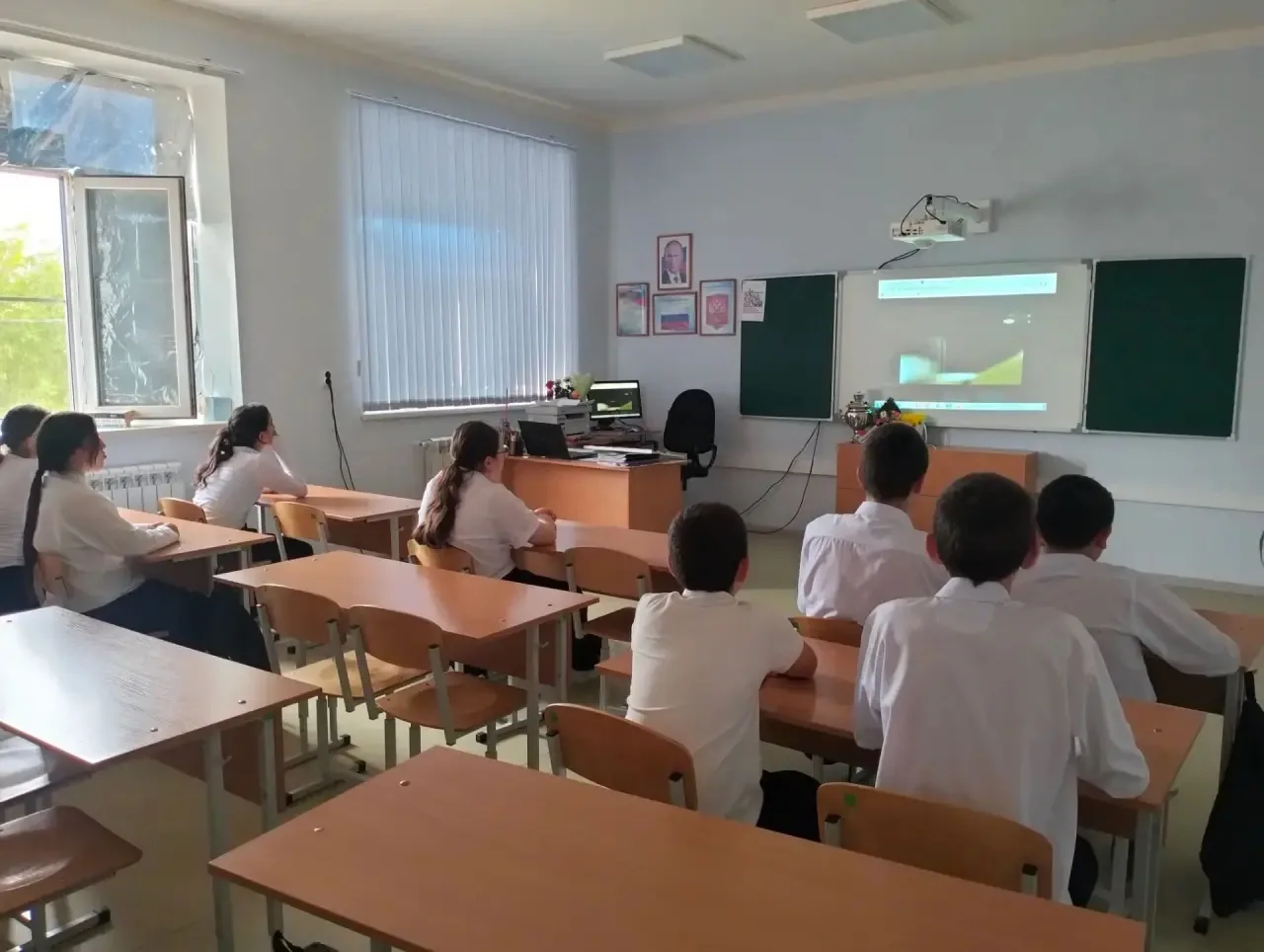 🕯️Память и ответственность: в школе прошел урок мужества ко Дню солидарности в борьбе ...