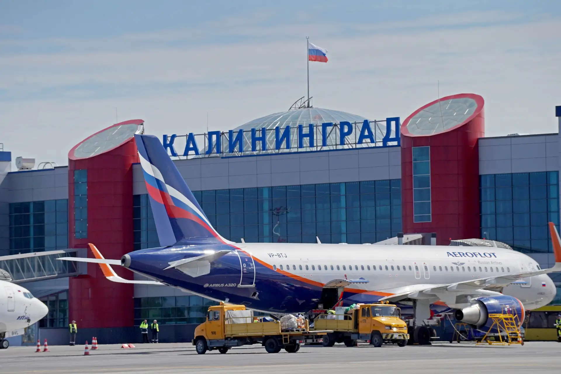«Аэрофлот» открыл продажу на дополнительные рейсы между Москвой и Калининградом на пери...