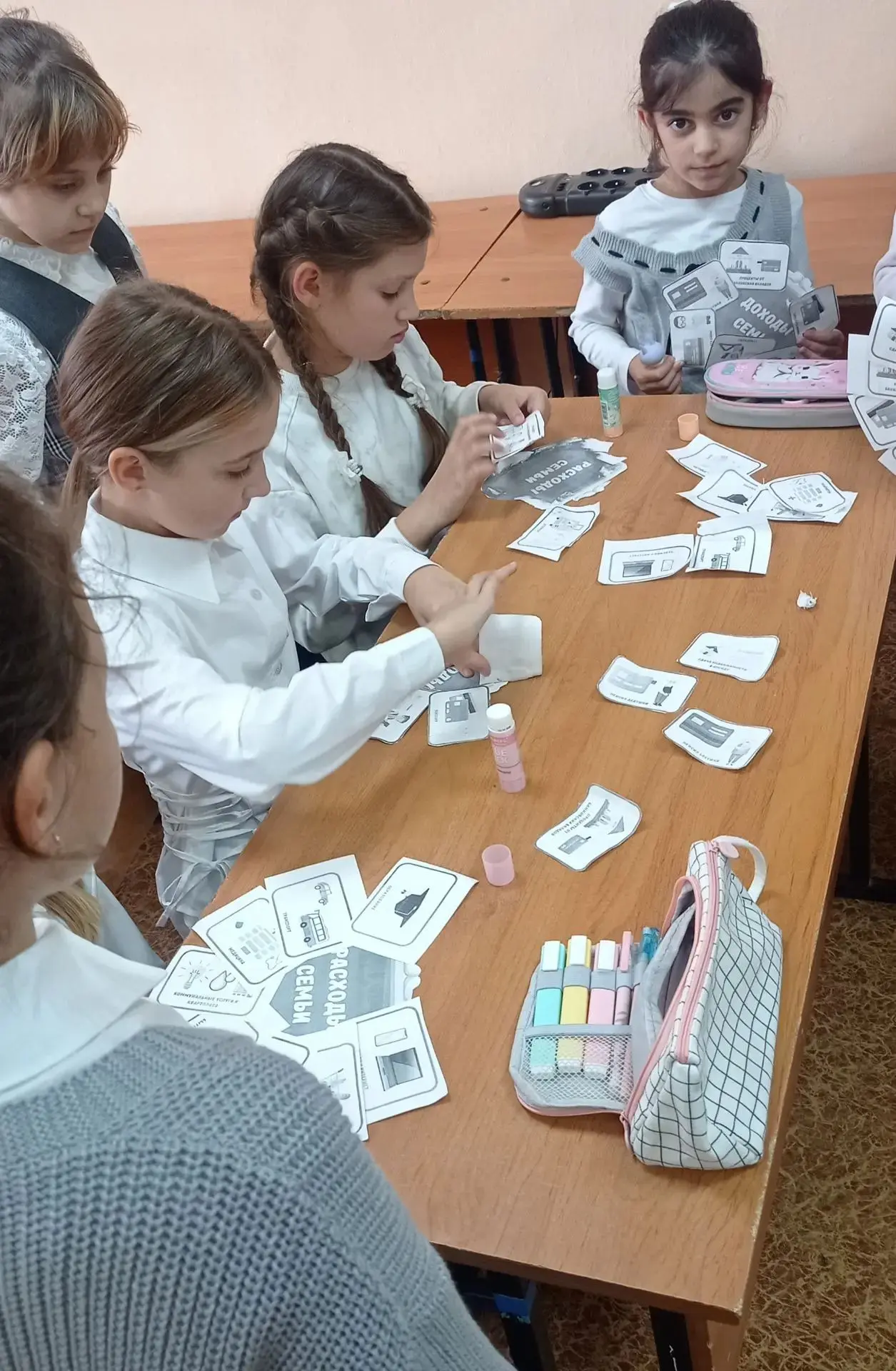В рамках повышения финансовой грамотности младших школьников в 1-4 классах в филиале п....