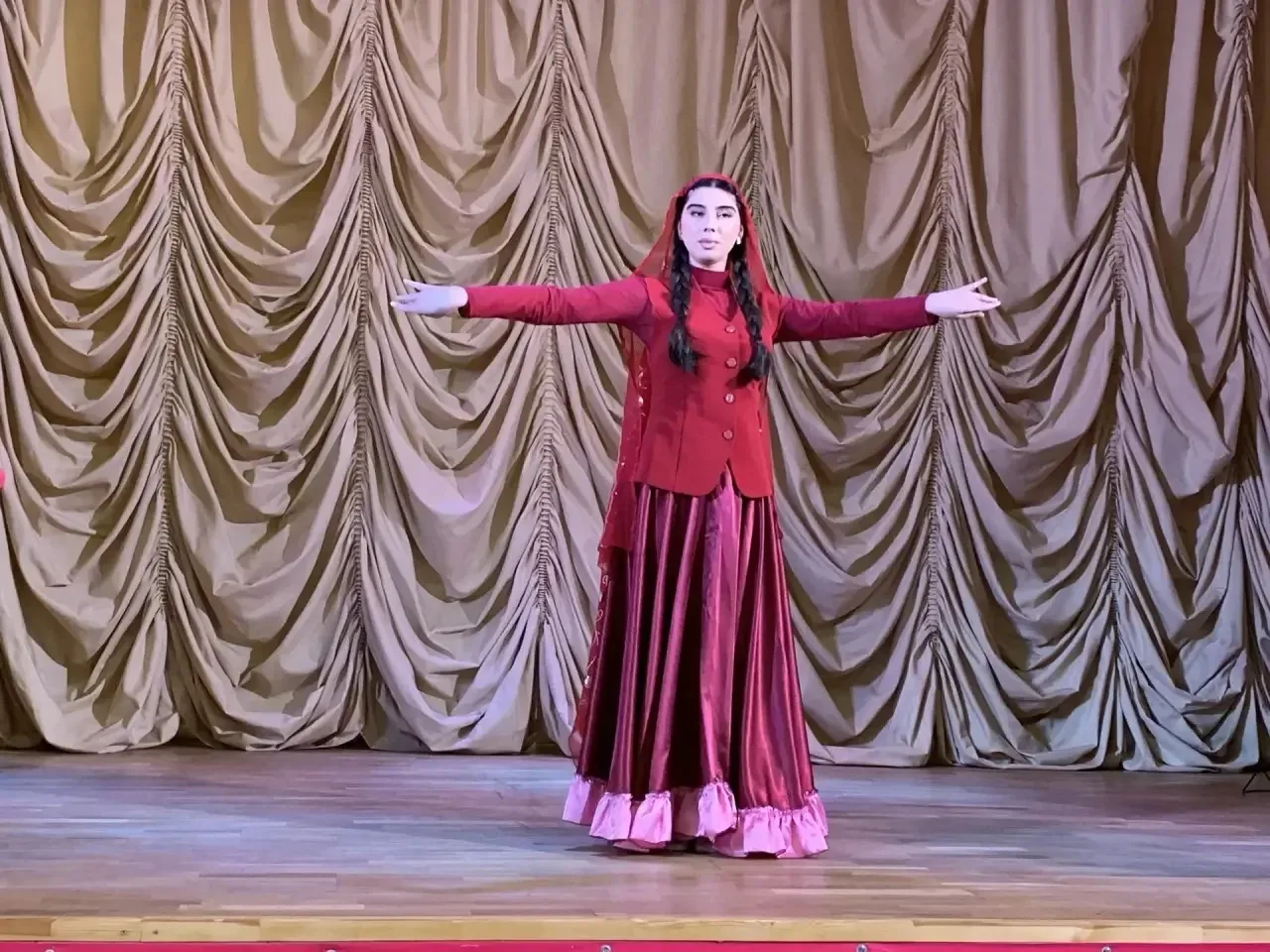 Весеннее настроение — для каждого сердца!  🎶 8 апреля студенты нашего медколледжа вновь наполнили Ге