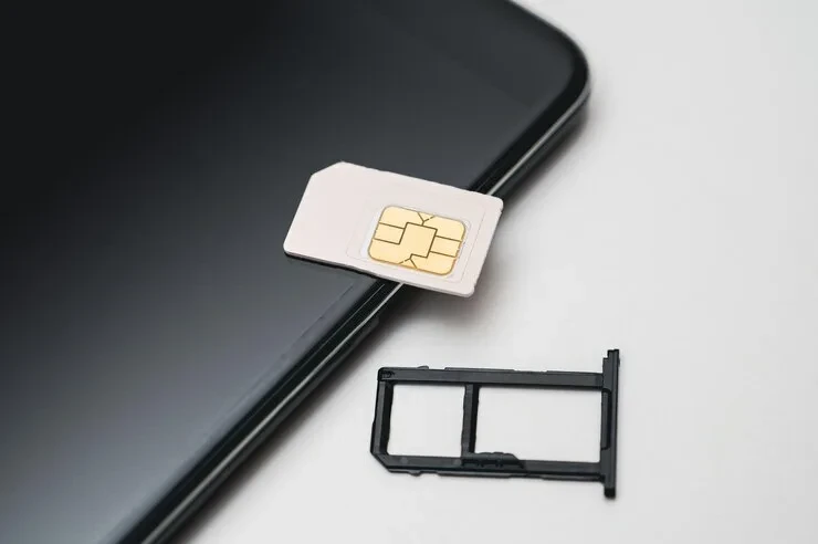 Все российские SIM-карты будут привязаны к телефонам📱

Правительство приняло закон о создании реест