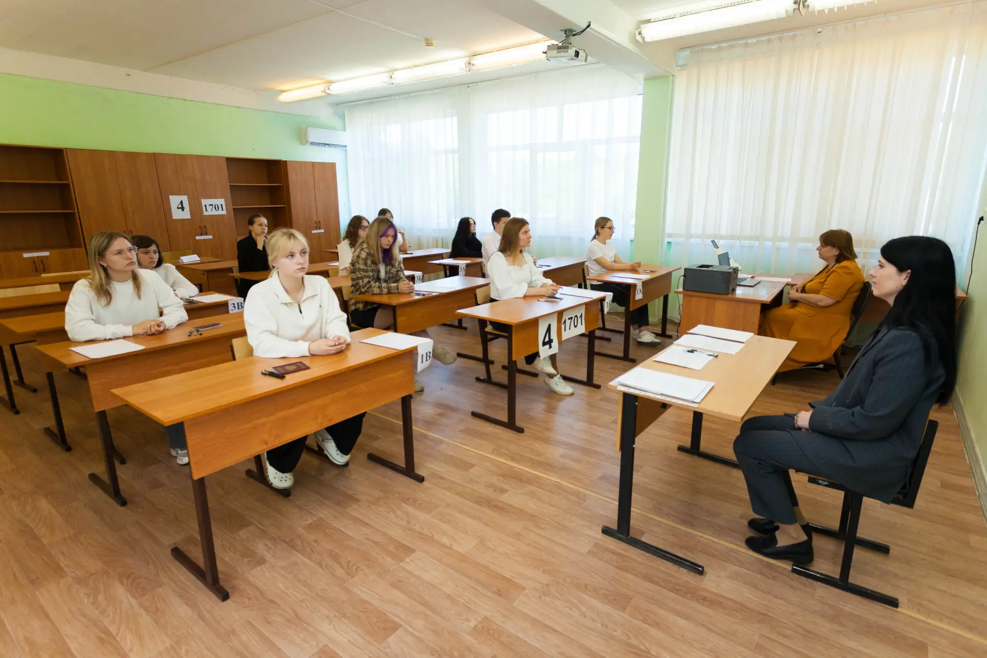Завершается экзаменационная пора для выпускников школ 

 С 1 по 19 июня для 206 одиннадцатикласснико