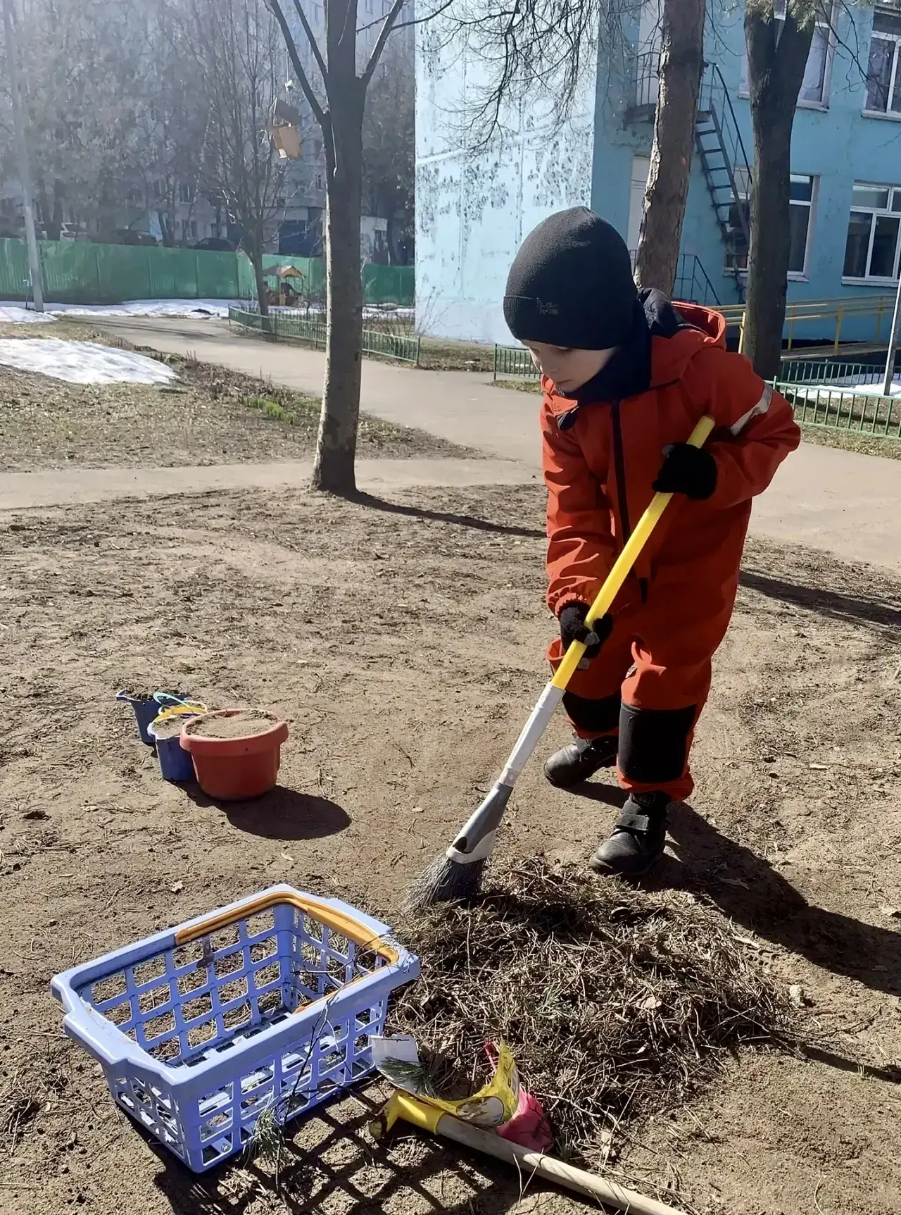 УЧИМСЯ ТРУДИТЬСЯ ✔️Общественно полезный труд включает в себя работу в школе и дома – уборку класса, 