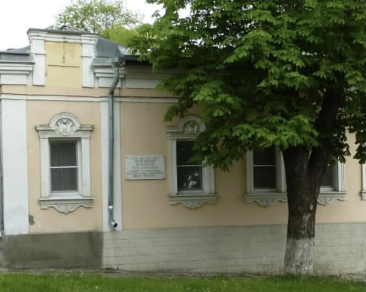 ✍️ К 125-летию ГКБ Пятигорска.

Основателем и первым главным врачом Пятигорской больницы был Пётр Ал
