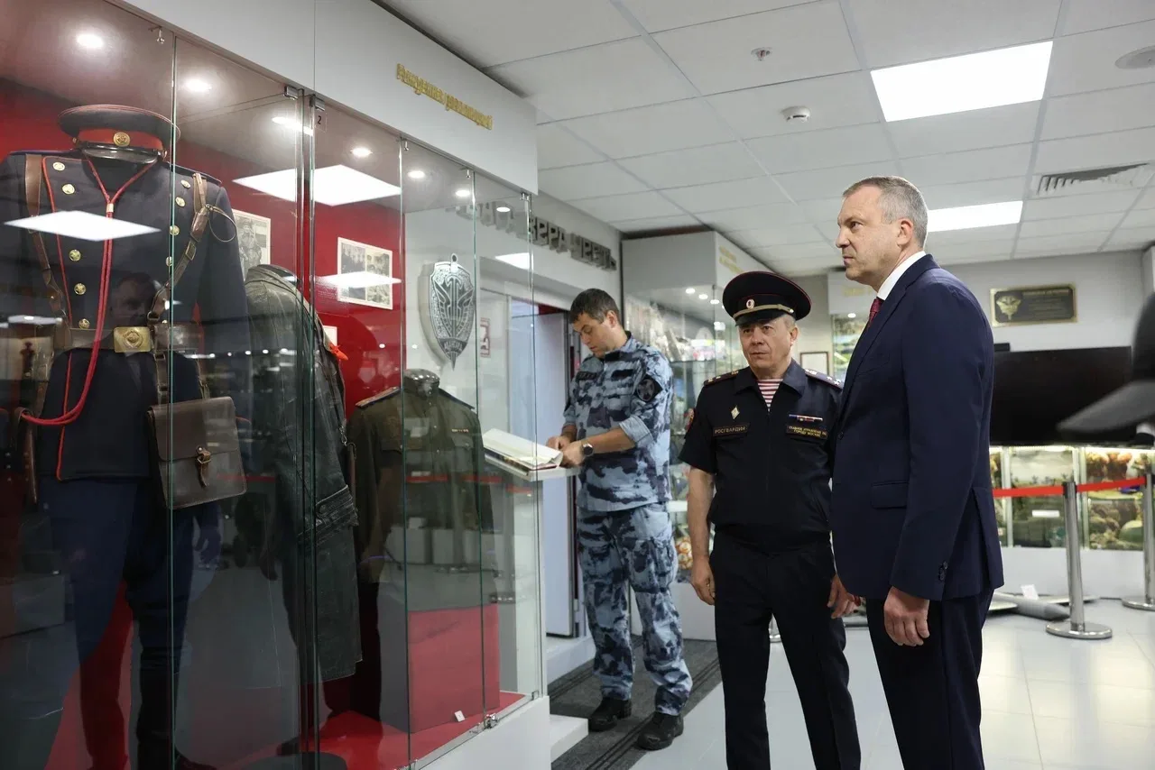 Акция памяти прошла у мемориала сотрудникам ОМОН «Авангард», погибшим при исполнении долга  🌹 В Моск
