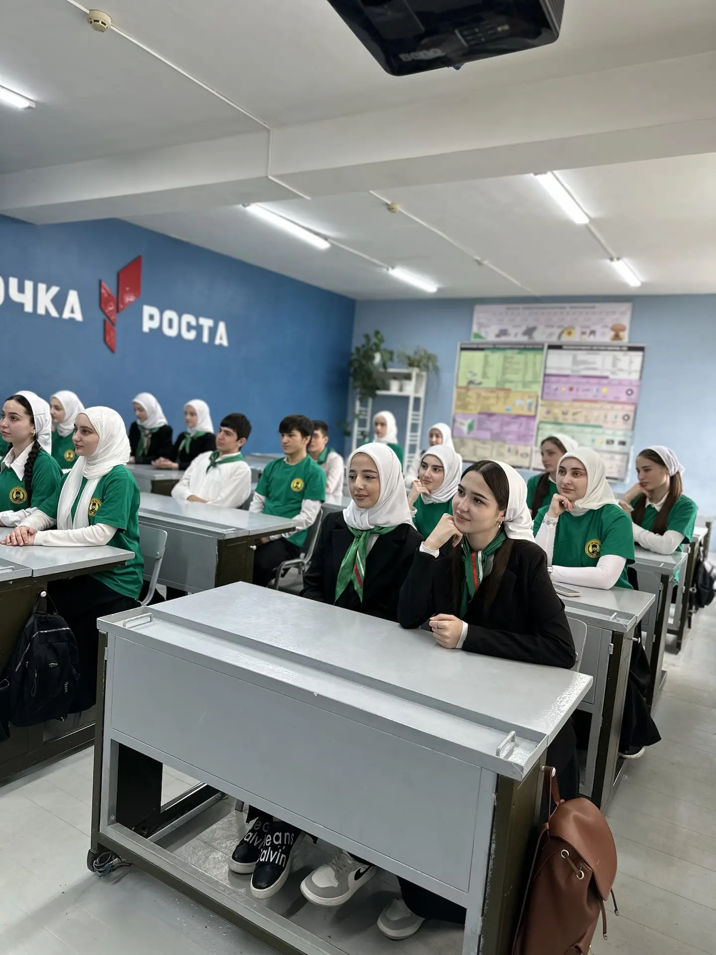 📅 В рамках нацпроекта Молодёжь и дети активисты ЕДЮО "Юные Кадыровцы" провели мероприя...