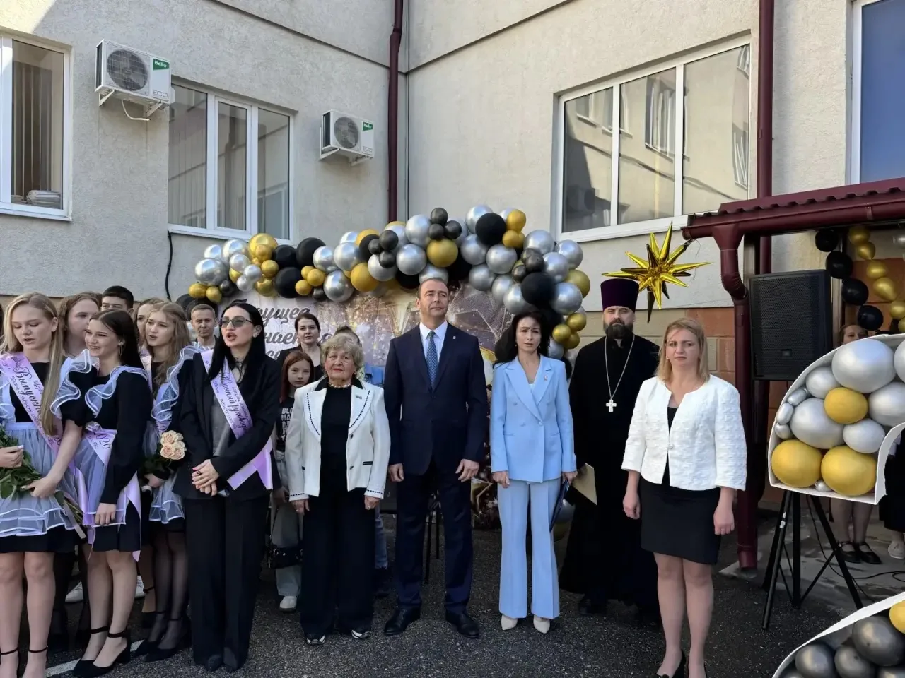 🔔🔔🔔 Сегодня в нашей школе для учеников 9 и 11 классов прозвенел последний звонок! Школа — это не про
