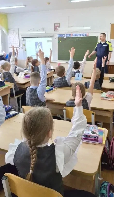 🚦 На пороге каникул: безопасность — прежде всего!  В преддверии весенних каникул к нашим первоклассн