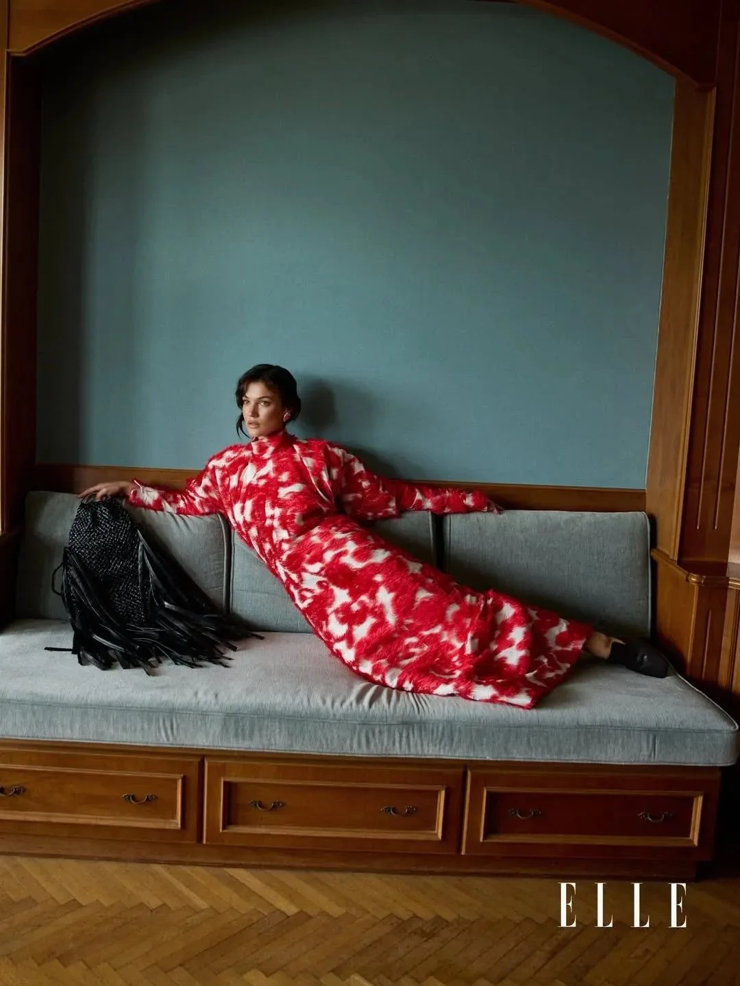 Турецкая актриса Пынар Дениз в фотосессии для журнала «ELLE»