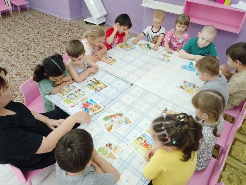 «День безопасности на улице» в детском саду — это комплексное мероприятие, направленное...