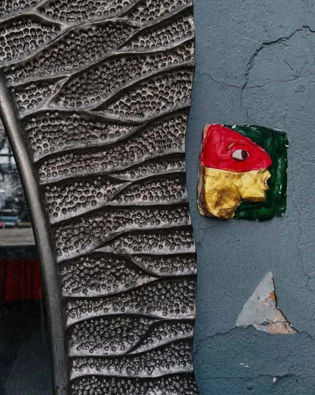 🎨 Арт-квартал с атмосферой уличного творчества

Здесь вы увидите старинные здания, узкие переулки, 