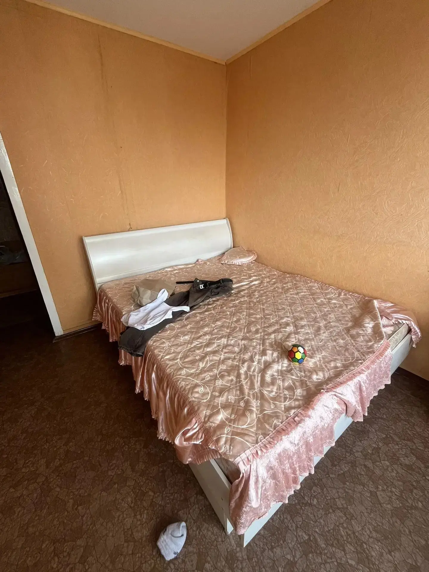 Отдам даром без матраца, самовывоз 89133935719