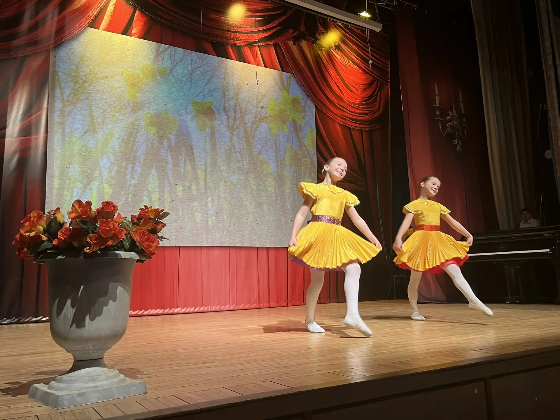 В преддверии праздника, посвященного Международному женскому дню, в школе прошло сразу несколько зам