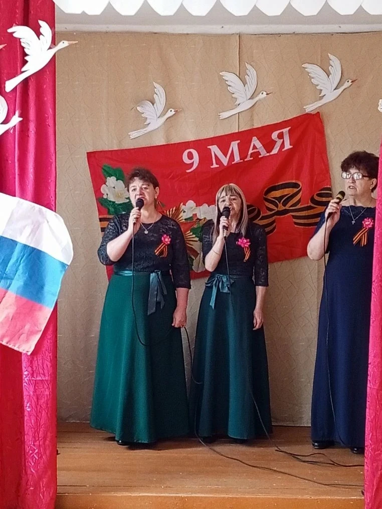 Сегодня в Озёрском сельском клубе прошёл праздничный концерт "Этот День Победы",  котор...