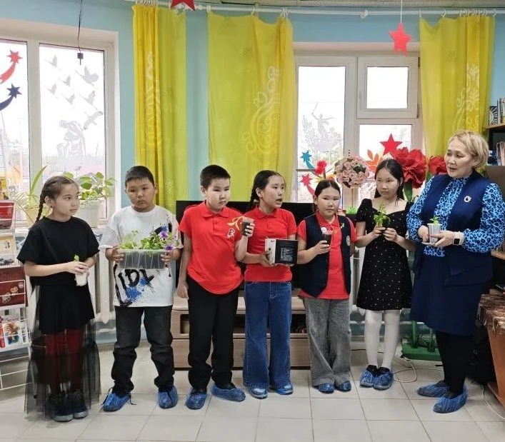 Солнечное лето и яркие цветы в нашем доме! 🌸                                          ...