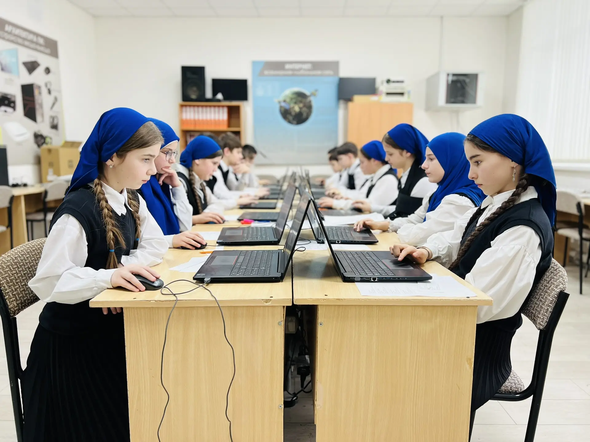 Учащиеся 1–11 классов нашей школы приняли участие в олимпиаде по математике на образовательном порта
