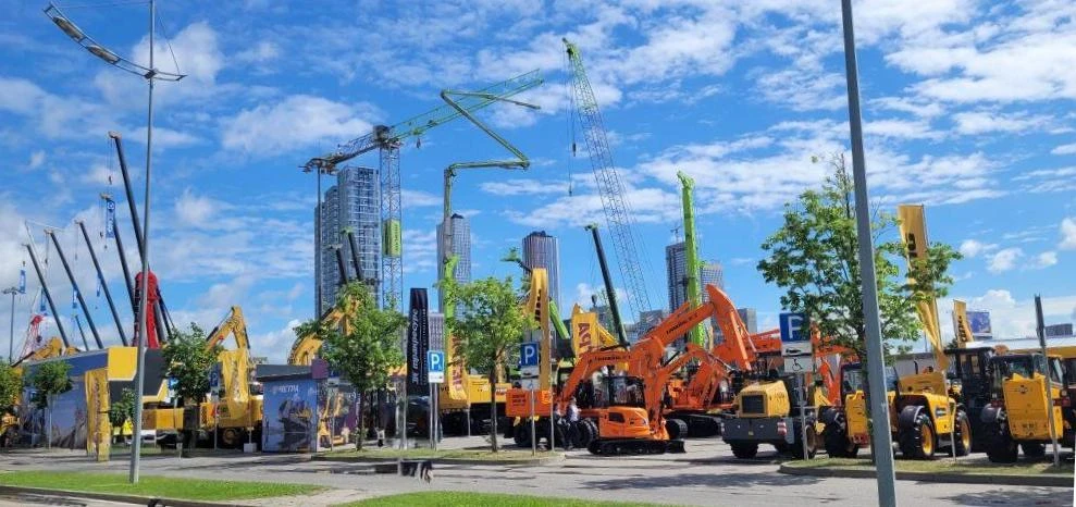 В московском Крокус-Экспо в эти дни проходит Expo - крупнейшая выставка транспортной от...