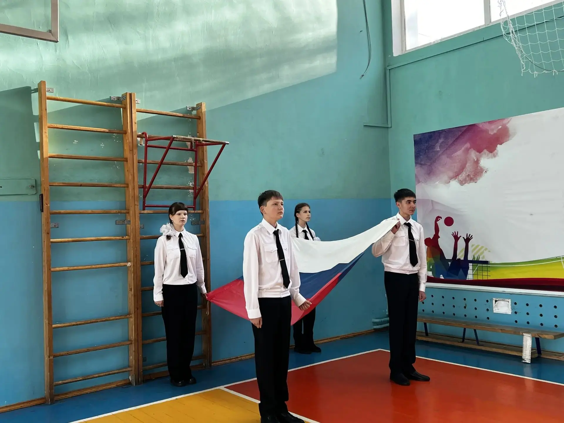 🇷🇺 Торжественная церемония поднятия Флага и исполнения Гимна Российской Федерации 🇷🇺