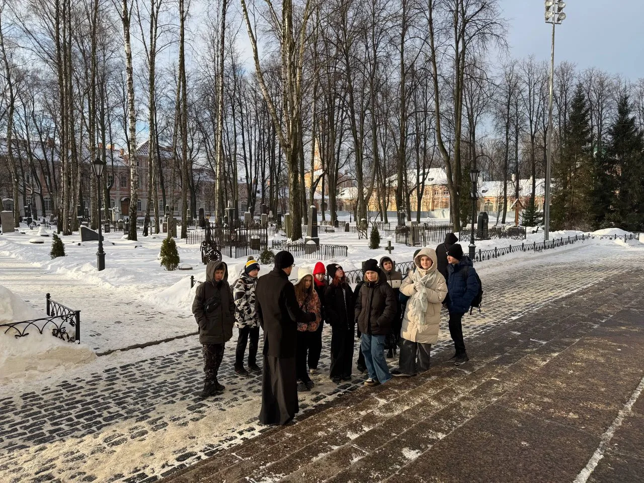 🇷🇺 Урок истории в стенах Лавры: 6 «Б» погрузился в эпоху Александра Невского!  6 февраля, наш 6 «Б» 
