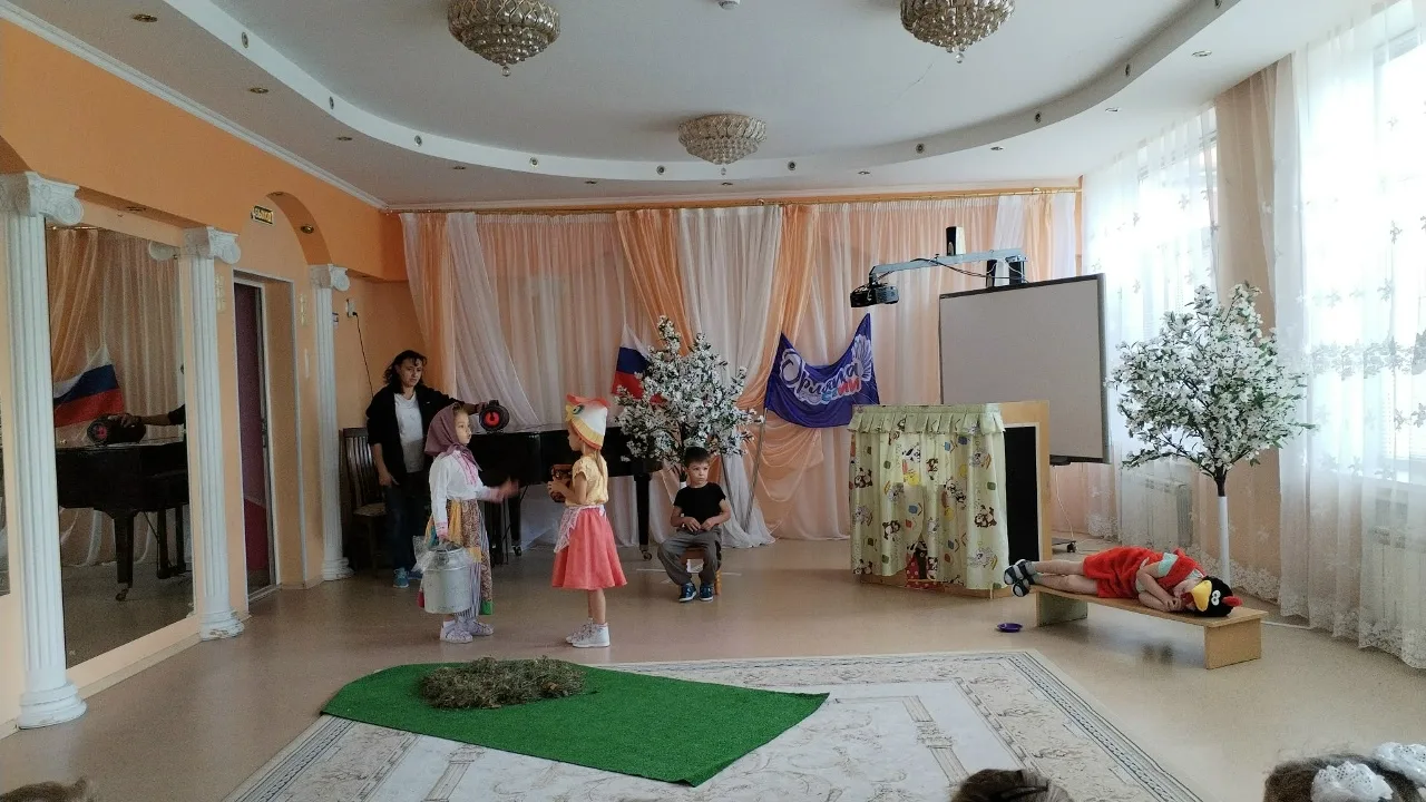 🎭 НАШ ПЕРВЫЙ ТЕАТРАЛЬНЫЙ ДЕБЮТ! 🎭