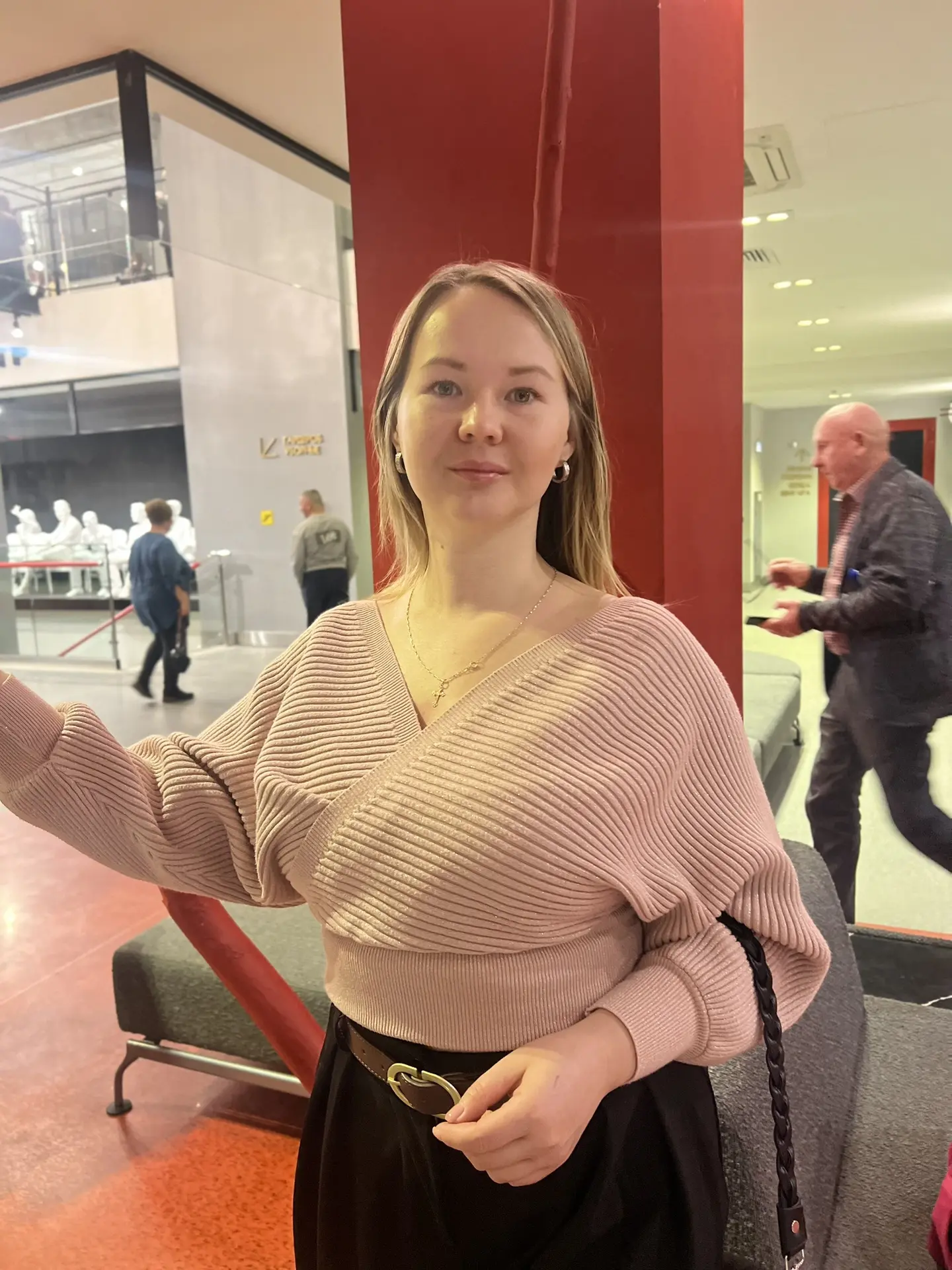 Я тут решила что мне срочно нужно в театр