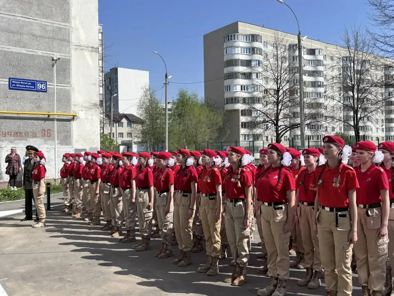 🎖️Юнармейцы Казани провели «Парад у дома Ветерана» для фронтовиков  Советского района   В Добром Сов