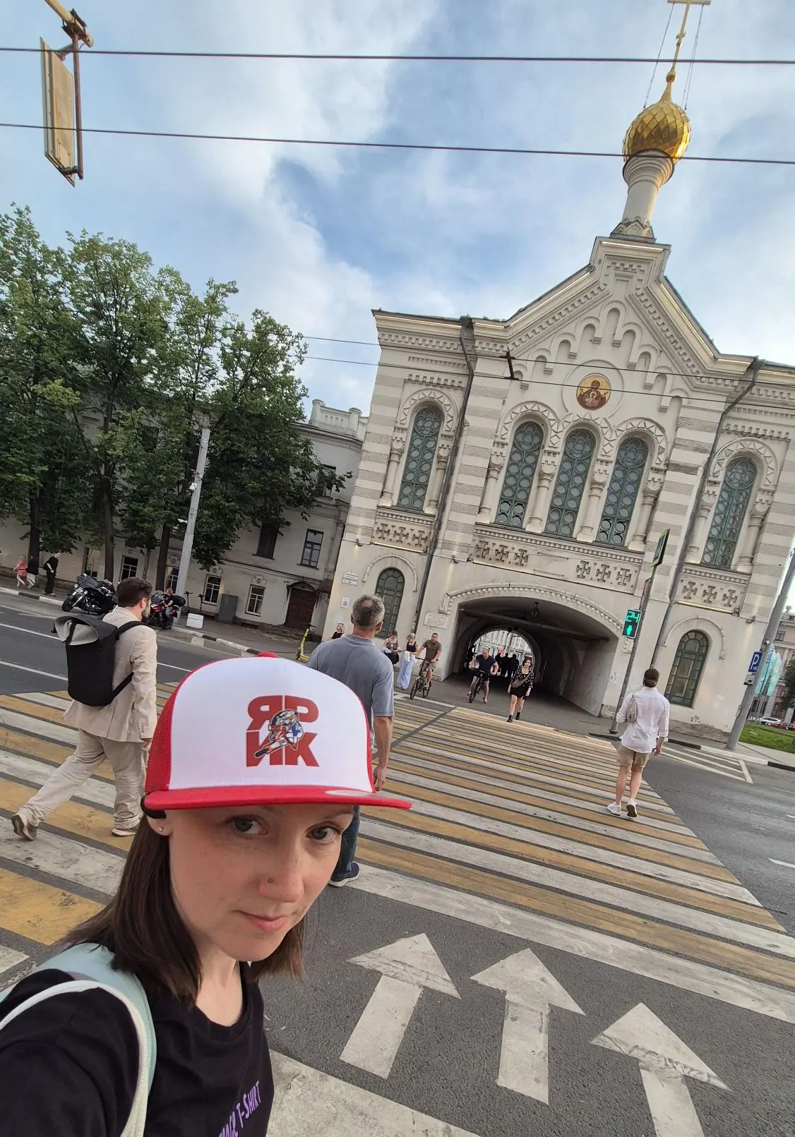 Кепка Ярика в Ярике😀
Жители Ярославля, наверное, думали сегодня, что это мерч их города. Ярославль 