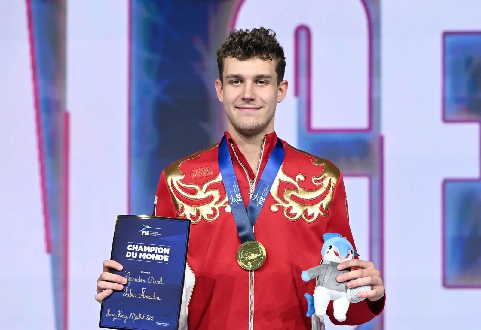 ПАВЕЛ ГРАУДЫНЬ — ЧЕМПИОН МИРА! 🇷🇺🏆🇷🇺
 
Чемпионом мира по фехтованию на саблях среди мужчин в ли