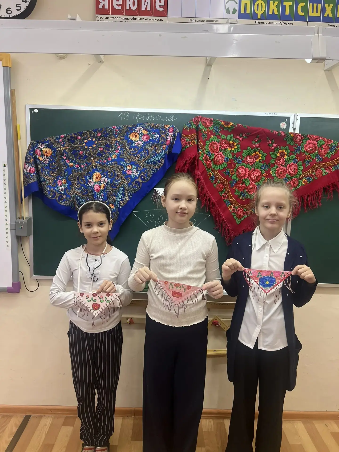🧶 «Неделя народных промыслов Подмосковья».       В 3 классе прошёл необычный урок, посвящённый павло