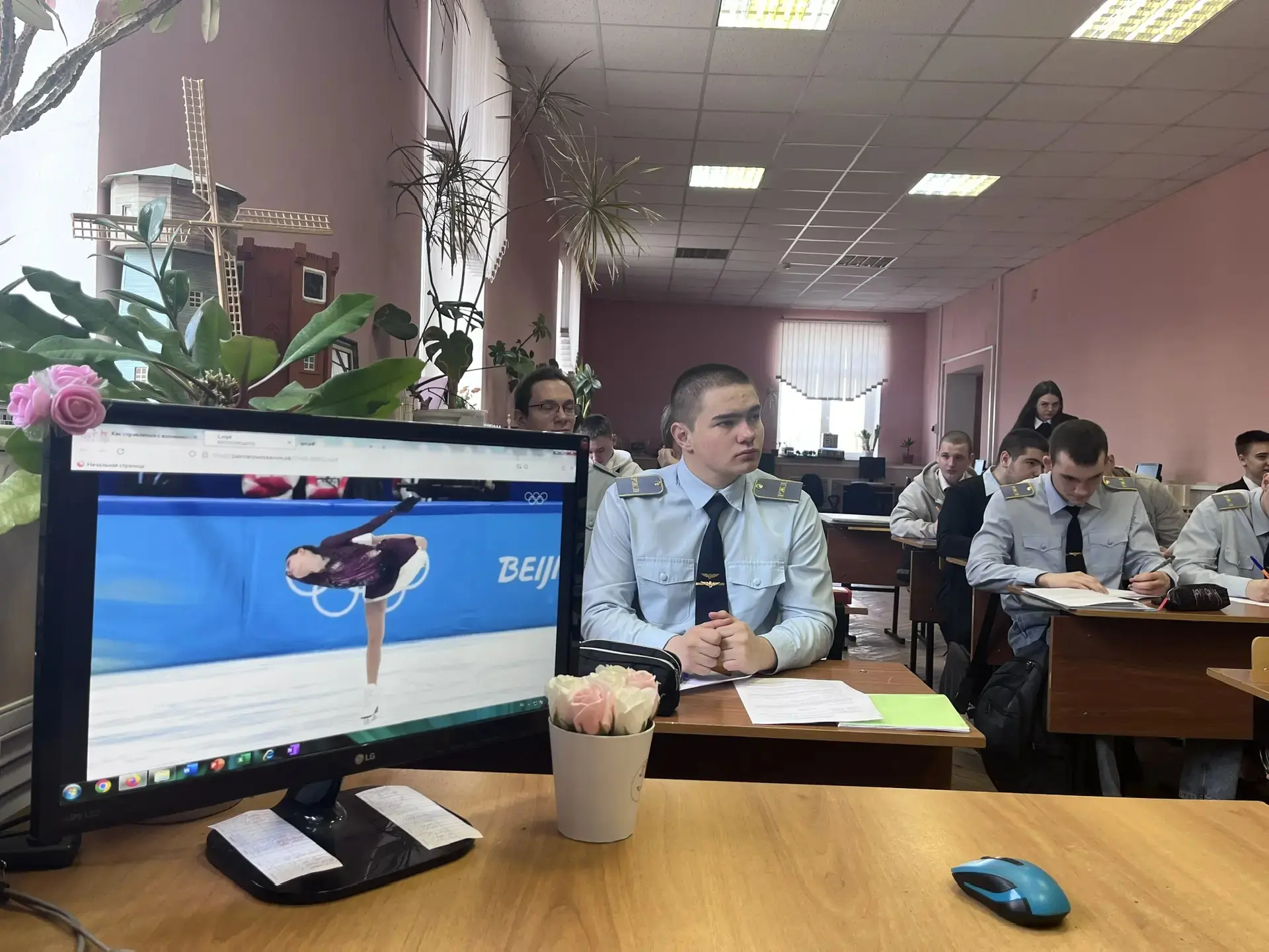 🇷🇺Сегодня, 30 марта, в  Елецком техникуме железнодорожного транспорта-филиале РГУПС по традиции утро