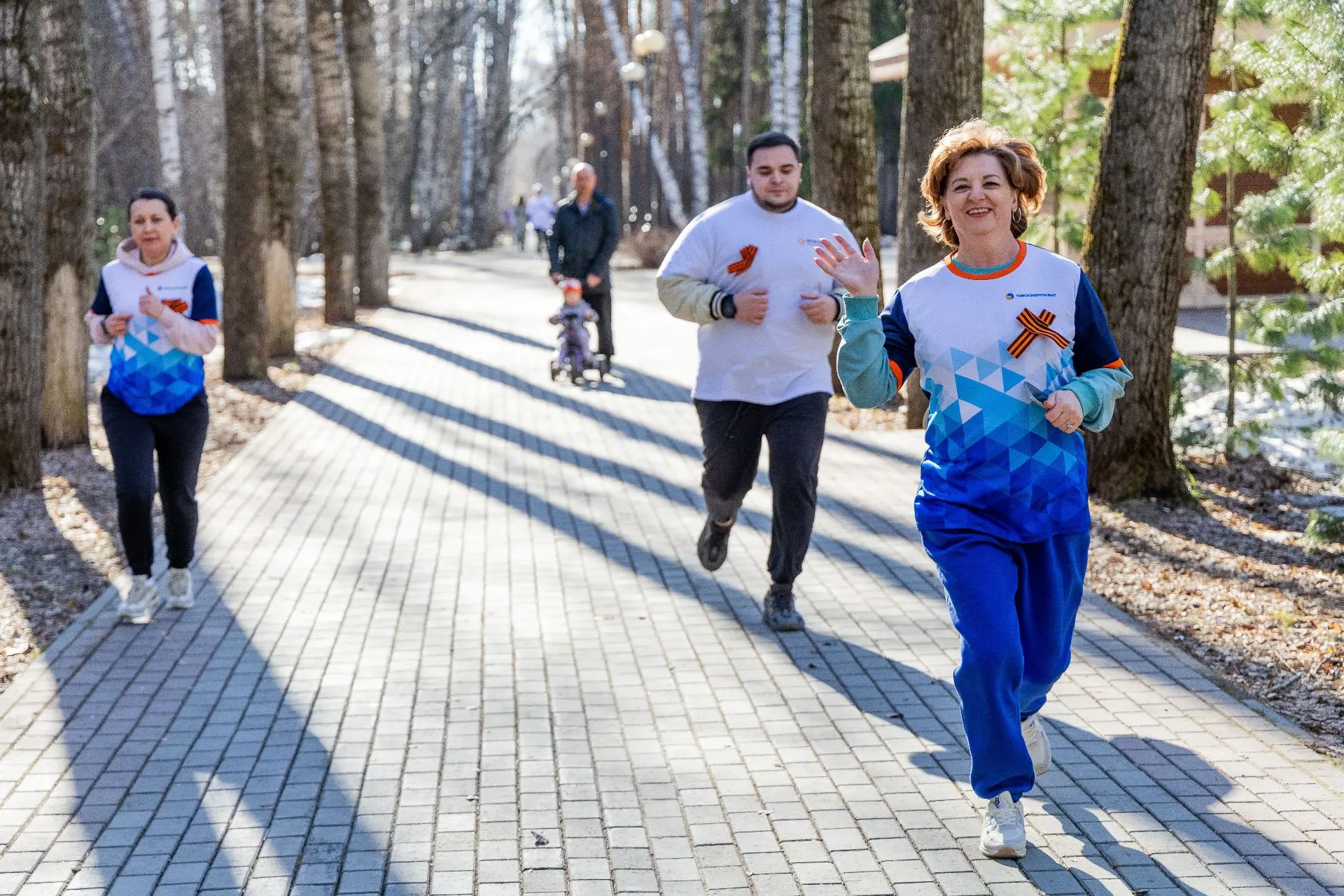 Традиции соблюдаем! 🏃🏃🏃🏃🏃🏃🏃🏃🏃🏃Участники молодёжного актива Томскэнергосбыта и Единого информационно-