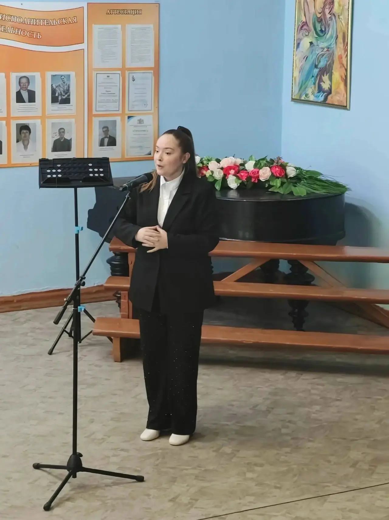 Экзамен по вокальному классу: от классики до детских песен

Сегодня у студентов 2 курса специальност