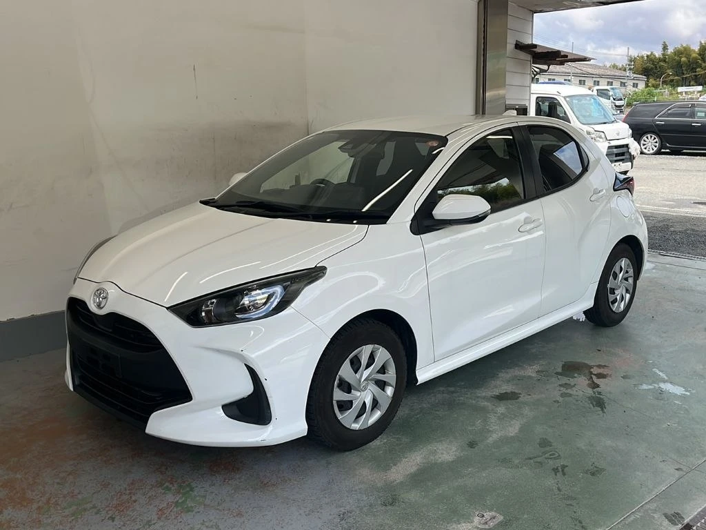 🚗 Название: Toyota Yaris