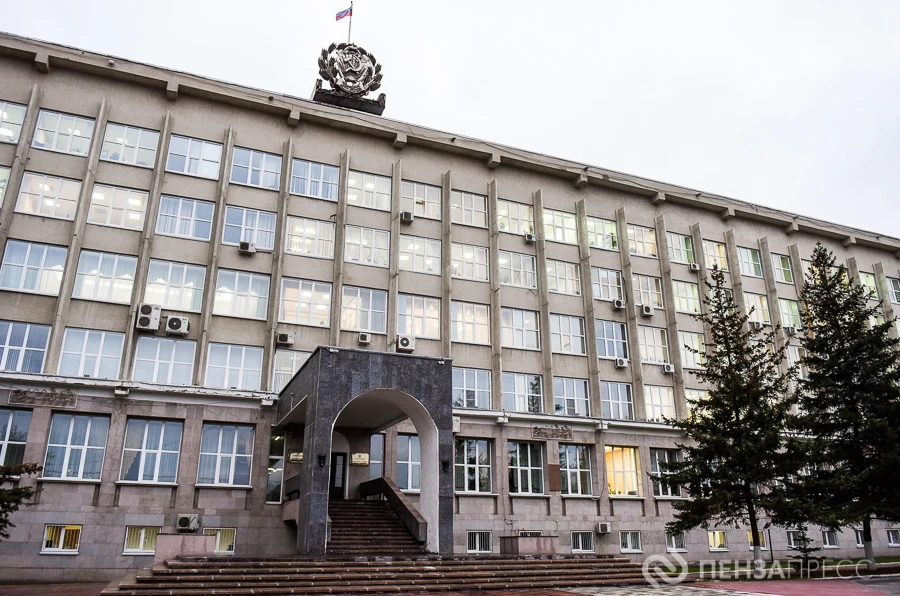 В мэрии Пензы назвали номера для обращений при повреждении жилья от БПЛА 

27 июля в соцсетях появил