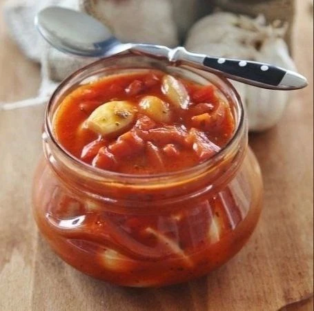 ЗАКУСКА ИЗ ЧЕСНОКА СО СЛАДКИМ ПЕРЦЕМ