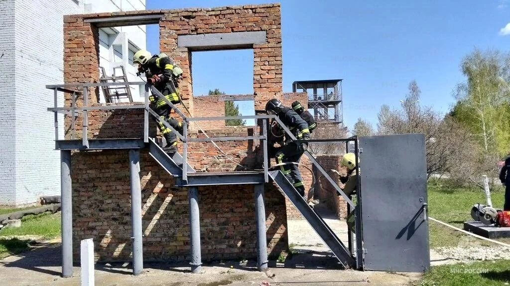 🔥Профессионализм, скорость, слаженность: в Ульяновской области определили лучшее звено ГДЗС  На базе