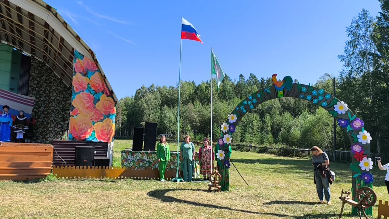 Международный фестиваль культуры семейских старообрядцев "Семейская круговая" сегодня с...