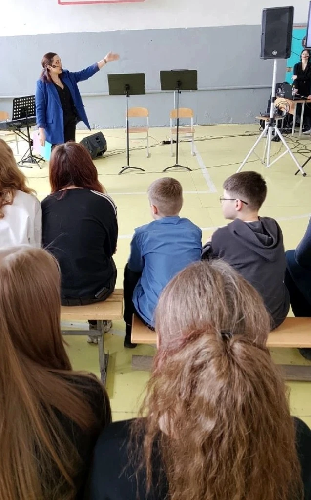 Классика против огня: незабываемый урок в школе! 🔥🎶 27 апреля в нашей школе прошел по-настоящему осо