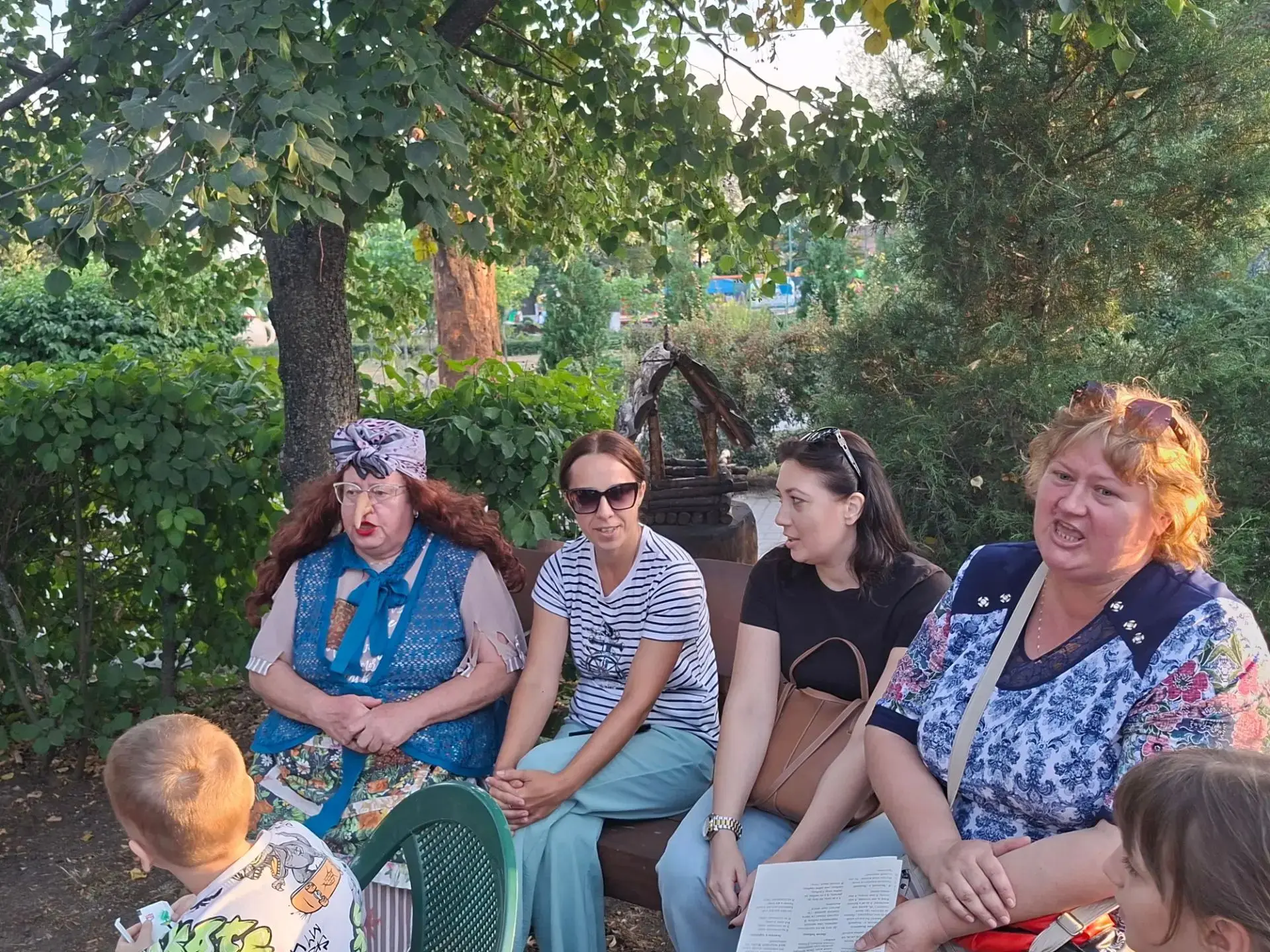В «Городе детства» снова чудеса — и всё благодаря нашей неугомонной Бабе‑Яге!
