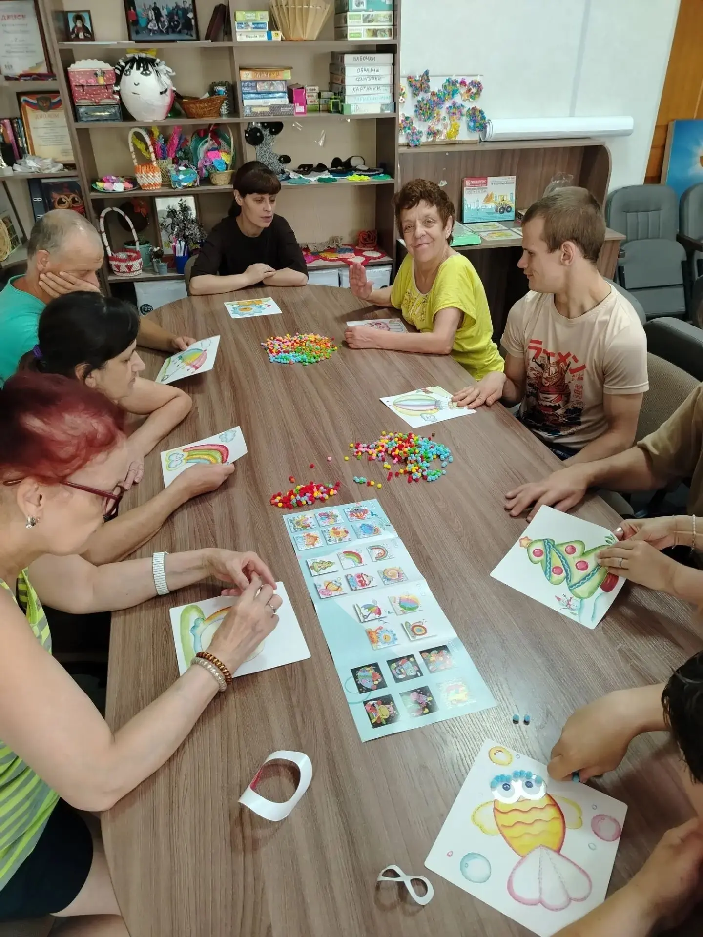 В нашем доме творчество — это образ жизни. 🎨✂️🧵

Наши проживающие очень любят мастерить, вырезать,
