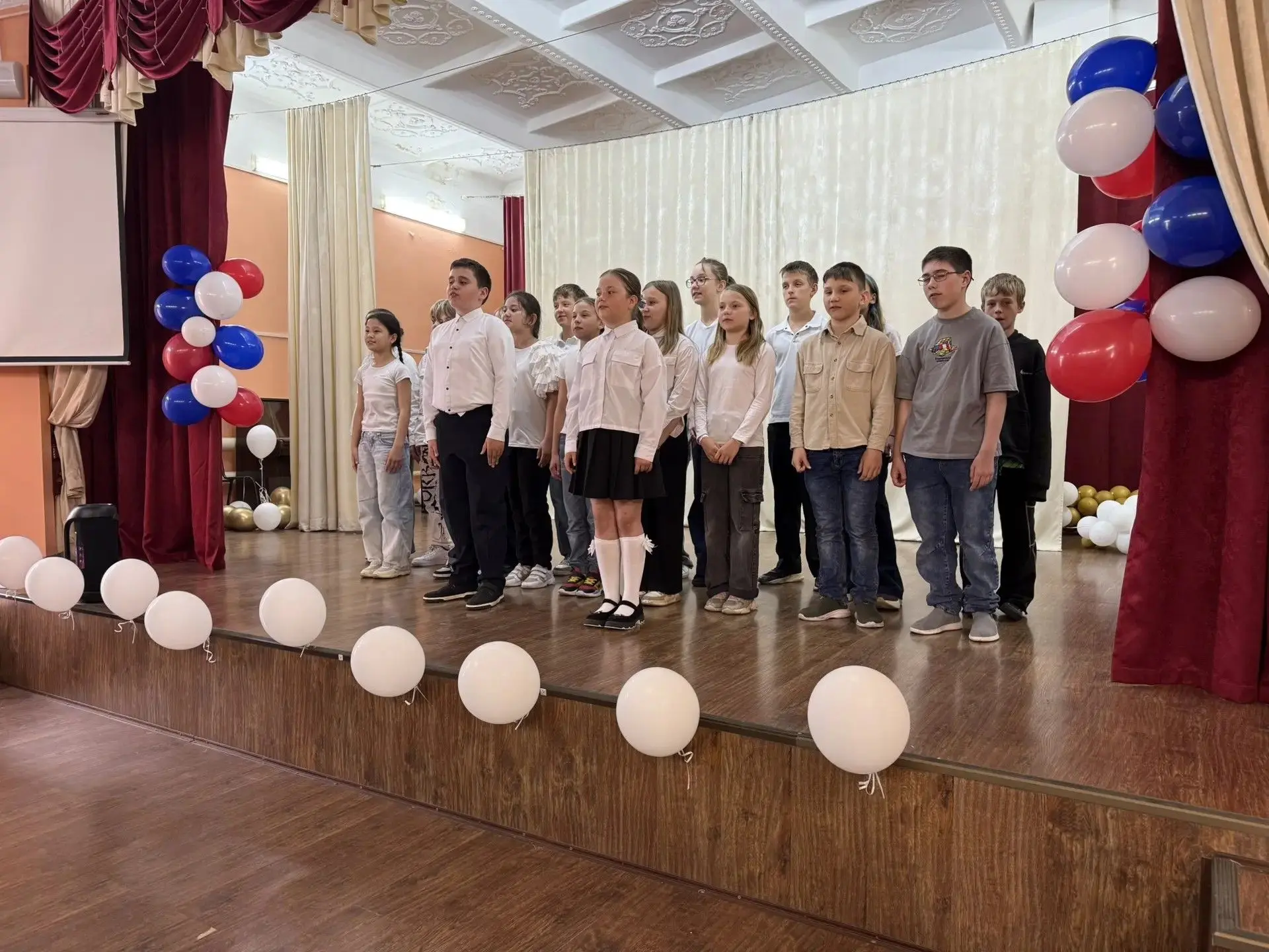 🌞Новости пришкольного лагеря!

🇷🇺11 июня в пришкольном лагере царила по-настоящему праздничная ат